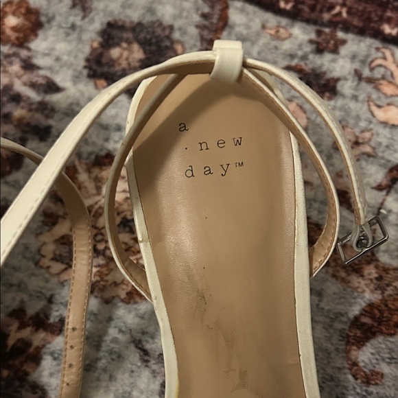 A New Day Cream Floral Sandals - Picture 2 of 2